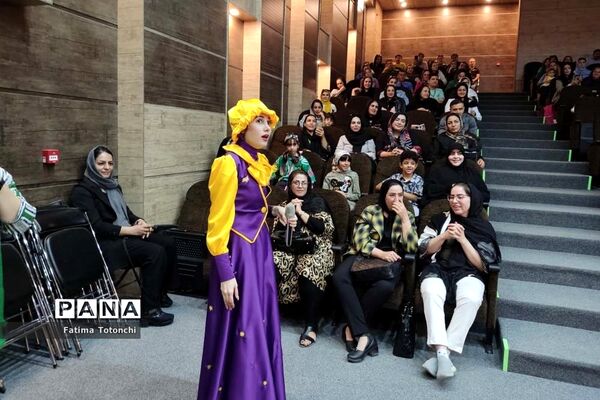 برگزاری جشن شکوفه‌های پایه اول دبستان دخترانه بعثت ناحیه ۳ شیراز در تالار سعدی