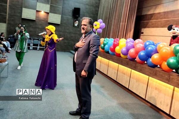 برگزاری جشن شکوفه‌های پایه اول دبستان دخترانه بعثت ناحیه ۳ شیراز در تالار سعدی