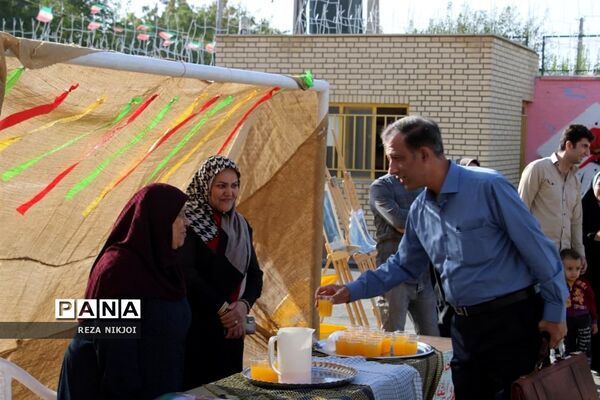 جشن شکوفه‌ها در ناحیه یک بهارستان