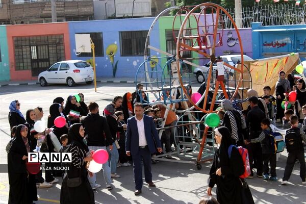 جشن شکوفه‌ها در ناحیه یک بهارستان