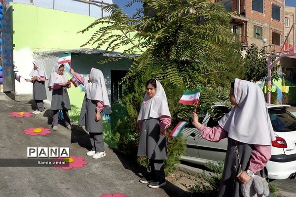 جشن شکوفه‌ها در مدارس رودهن