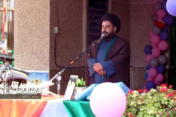 جشن شکوفه‌ها در مدارس رودهن