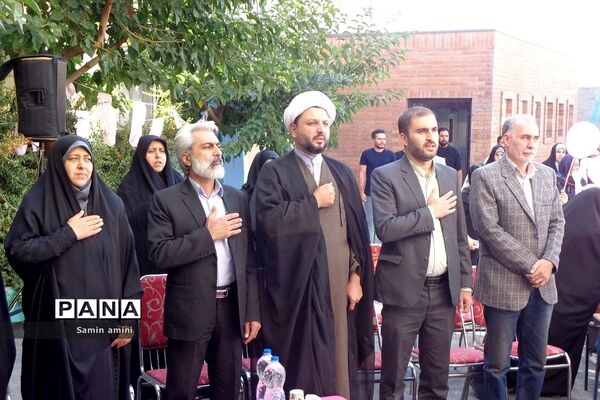 جشن شکوفه‌ها در مدارس رودهن