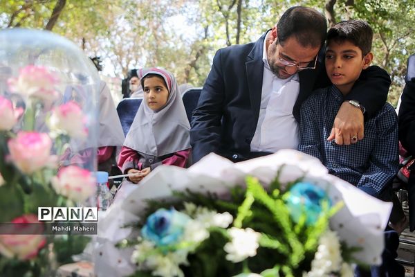 جشن شکوفه‌ها