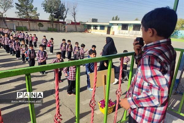 جشن شکوفه‌ها در مدارس کهریزک