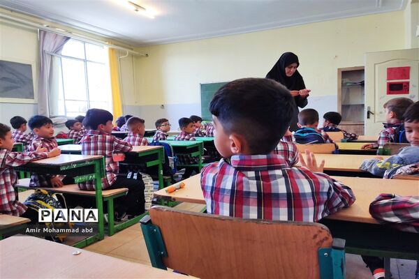 جشن شکوفه‌ها در مدارس کهریزک
