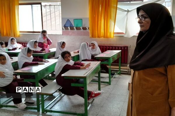 جشن شکوفه‌های کلاس اولی در قائمشهر