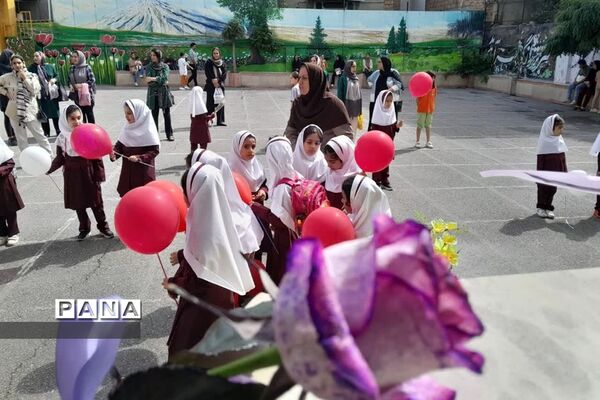 جشن شکوفه‌های کلاس اولی در قائمشهر
