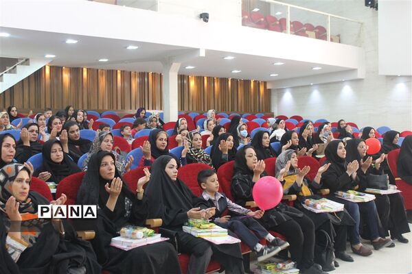 جشن شکوفه‌ها دبستان شهدای نیروگاه در سالن همایش فرهنگسرای نصرت