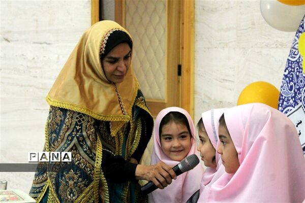 جشن شکوفه‌ها دبستان شهدای نیروگاه در سالن همایش فرهنگسرای نصرت