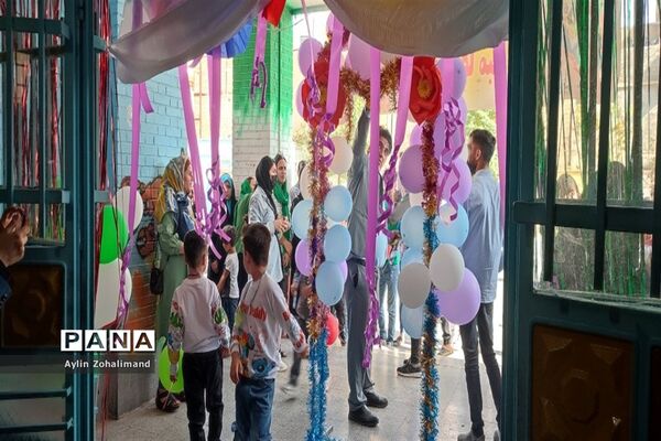 جشن شکوفه ها در مدرسه قائم نصیر شهر