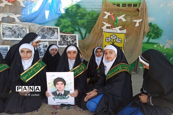 نواختن زنگ آغاز تحصیل شکوفه‌ها در دبستان پروین اعتصامی آبادان