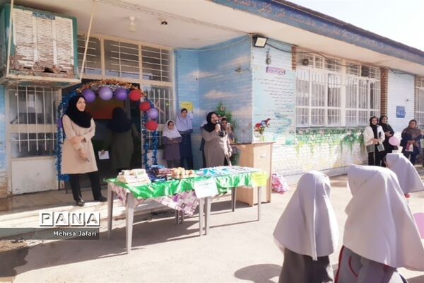 جشن شکوفه ها در دبستان فضیلت کاشمر