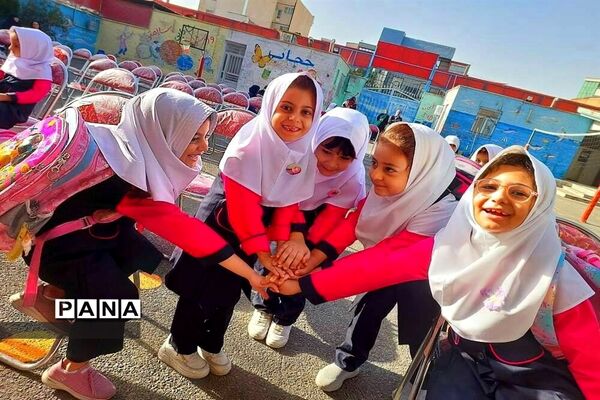مراسم جشن شکوفه‌ها منطقه ۱۶ شهر تهران