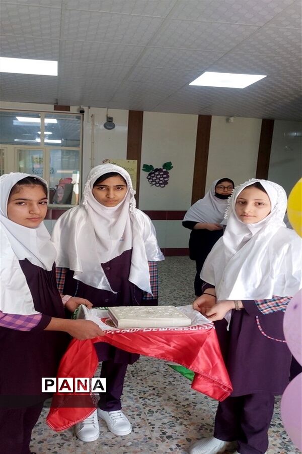 جشن شکوفه‌ها در مدارس شادگان