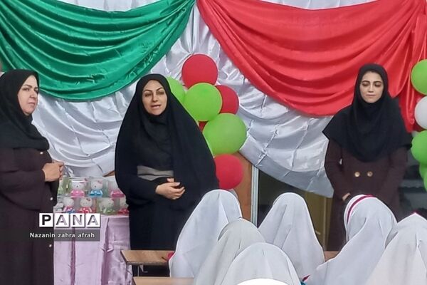 جشن شکوفه‌ها در دبستان حضرت زهرا(س) در رودهن