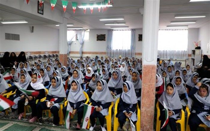 32 هزار دانش‌آموز کلاس اولی در قم به استقبال سال تحصیلی جدید رفتند