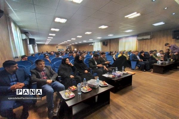 مراسم تقدیر از دانش‌آموزان، معلمان  و معلمان بازنشسته برتر دبیرستان شهید کهن شهرستان‌قدس