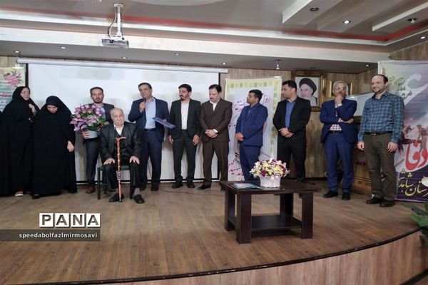 مراسم تقدیر از دانش‌آموزان، معلمان  و معلمان بازنشسته برتر دبیرستان شهید کهن شهرستان‌قدس