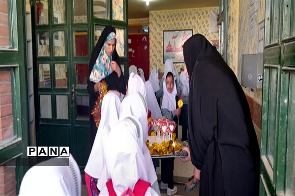 آیین «جشن شکوفه ها» در شهرستان بام و صفی آباد