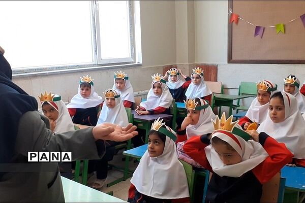 جشن شکوفه‌ها در مدارس رودهن
