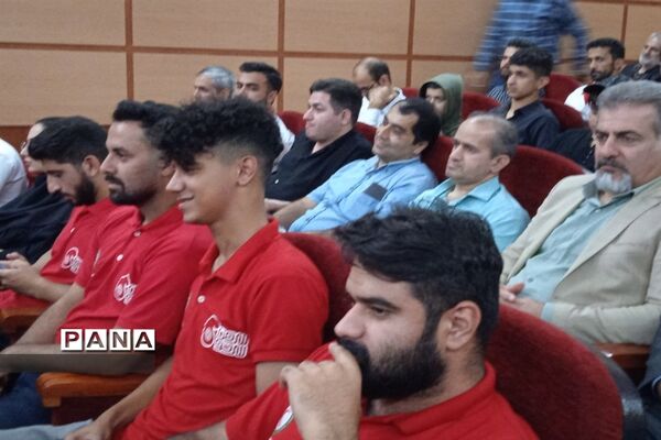 مراسم تقدیر از پرسنل  فوریت‌های پزشکی در روز اورژانس در محمودآباد