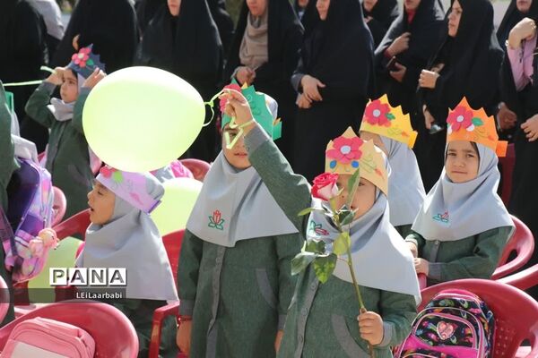 مراسم جشن شکوفه‌ها در مدارس ابرکوه