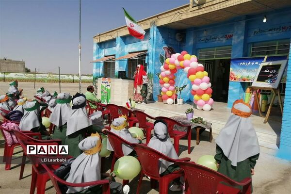 مراسم جشن شکوفه‌ها در مدارس ابرکوه