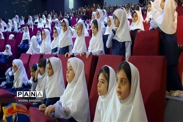 جشن شکوفه‌ها در دبستان شهدای فرهنگی ناحیه۷ مشهد مقدس