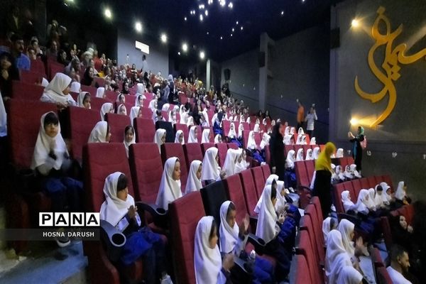 جشن شکوفه‌ها در دبستان شهدای فرهنگی ناحیه۷ مشهد مقدس