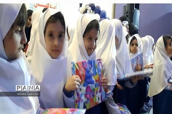 جشن شکوفه‌ها در دبستان شهدای فرهنگی ناحیه۷ مشهد مقدس