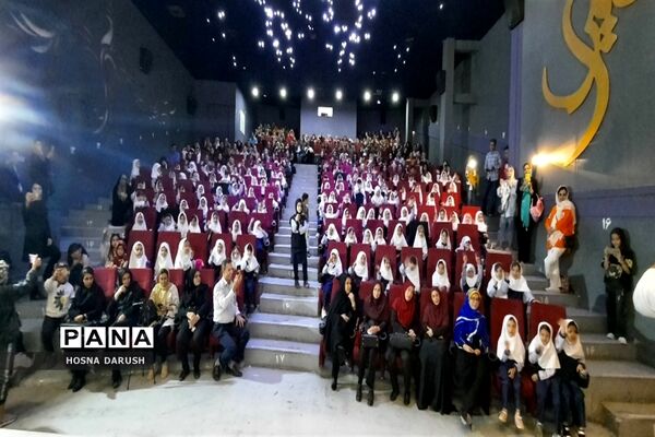 جشن شکوفه‌ها در دبستان شهدای فرهنگی ناحیه۷ مشهد مقدس