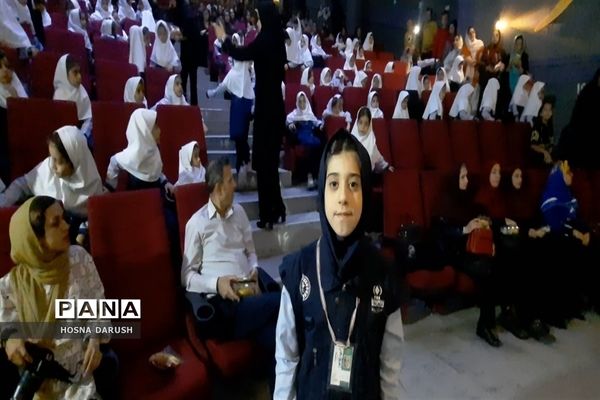 جشن شکوفه‌ها در دبستان شهدای فرهنگی ناحیه۷ مشهد مقدس