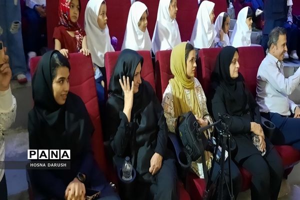 جشن شکوفه‌ها در دبستان شهدای فرهنگی ناحیه۷ مشهد مقدس