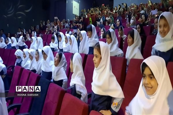 جشن شکوفه‌ها در دبستان شهدای فرهنگی ناحیه۷ مشهد مقدس