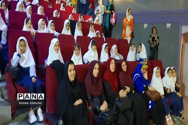 جشن شکوفه‌ها در دبستان شهدای فرهنگی ناحیه۷ مشهد مقدس