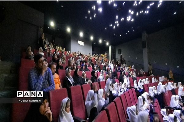 جشن شکوفه‌ها در دبستان شهدای فرهنگی ناحیه۷ مشهد مقدس