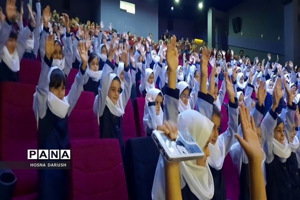 جشن شکوفه‌ها در دبستان شهدای فرهنگی ناحیه۷ مشهد مقدس