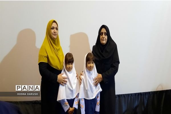 جشن شکوفه‌ها در دبستان شهدای فرهنگی ناحیه۷ مشهد مقدس