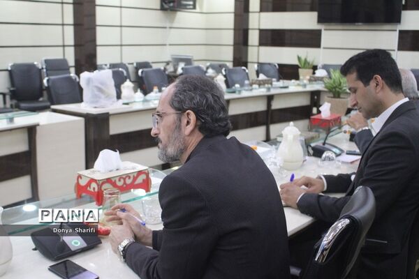 جلسه برنامه‌ریزی نمایشگاه هفته دفاع مقدس در آموزش و پرورش استان بوشهر