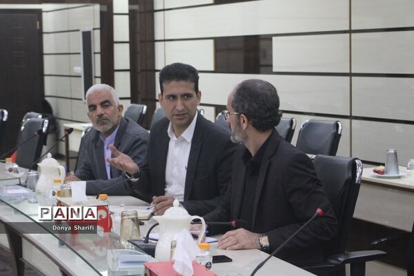 جلسه برنامه‌ریزی نمایشگاه هفته دفاع مقدس در آموزش و پرورش استان بوشهر