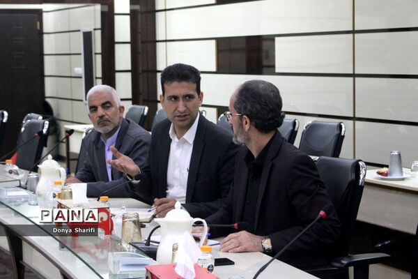 جلسه برنامه‌ریزی نمایشگاه هفته دفاع مقدس در آموزش و پرورش استان بوشهر
