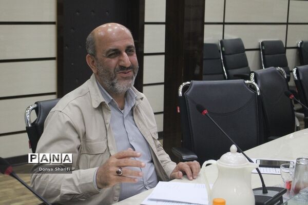 جلسه برنامه‌ریزی نمایشگاه هفته دفاع مقدس در آموزش و پرورش استان بوشهر