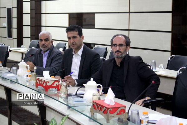 جلسه برنامه‌ریزی نمایشگاه هفته دفاع مقدس در آموزش و پرورش استان بوشهر