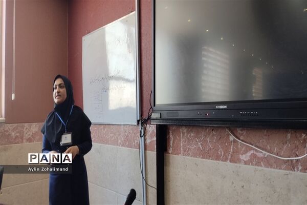 جلسه آموزشی خبر‌نویسی ویژه طرح هر مدرسه یک خبرنگار در شهرستان رباط‌کریم
