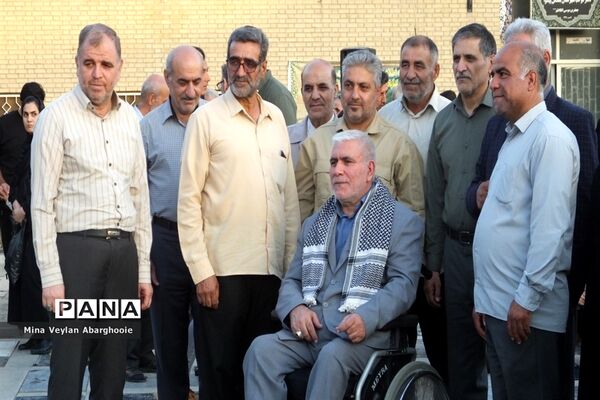 مزار شهدای گمنام شهرستان‌پیشوا گلباران شد