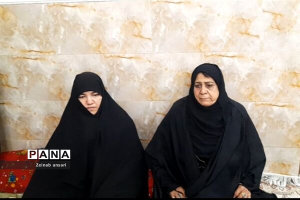 دیدار مسئولان شهری و دانش‌‌‌آموزان ملارد با خانواده شهدا در هفته دفاع مقدس