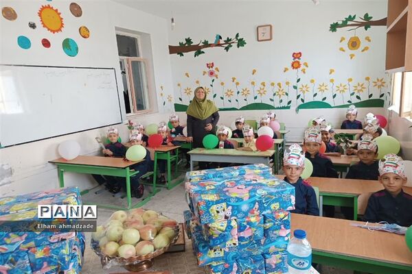 جشن شکوفه‌ها در دبستان منتظرقائم شهرستان خاتم