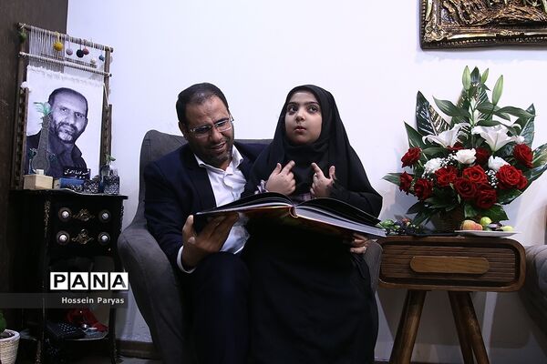 دیدار وزیر آموزش و پرورش با خانواده شهید مدافع امنیت، شهید پوریا احمدی