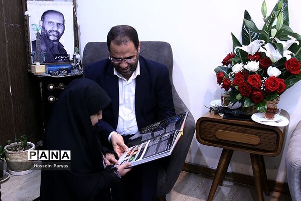 دیدار وزیر آموزش و پرورش با خانواده شهید مدافع امنیت، شهید پوریا احمدی